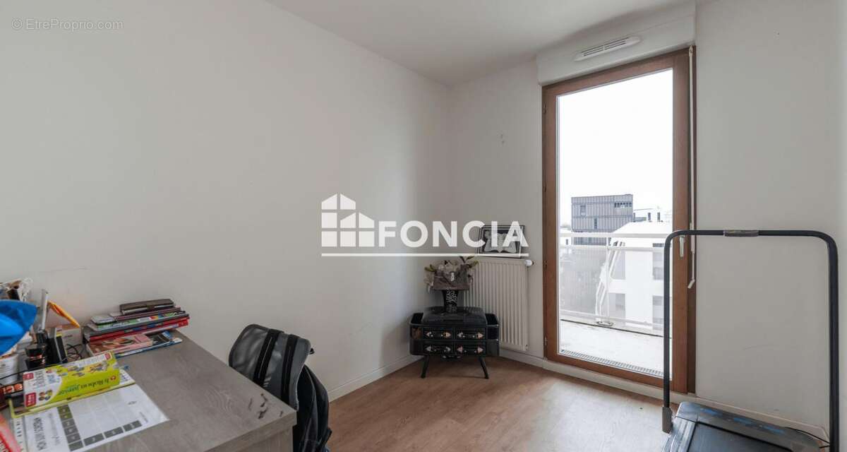 Appartement à VILLETANEUSE