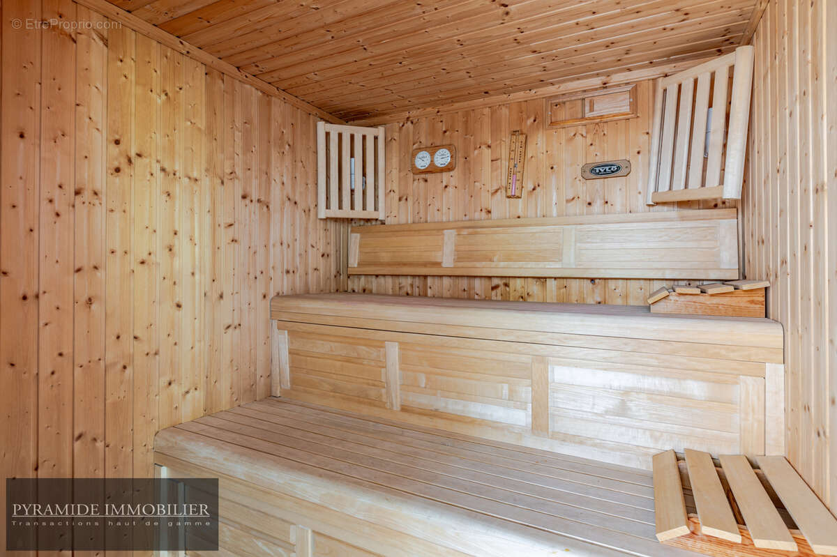 À vendre ! maison contemporaine avec piscine et prestations haut de gamme - photo 8