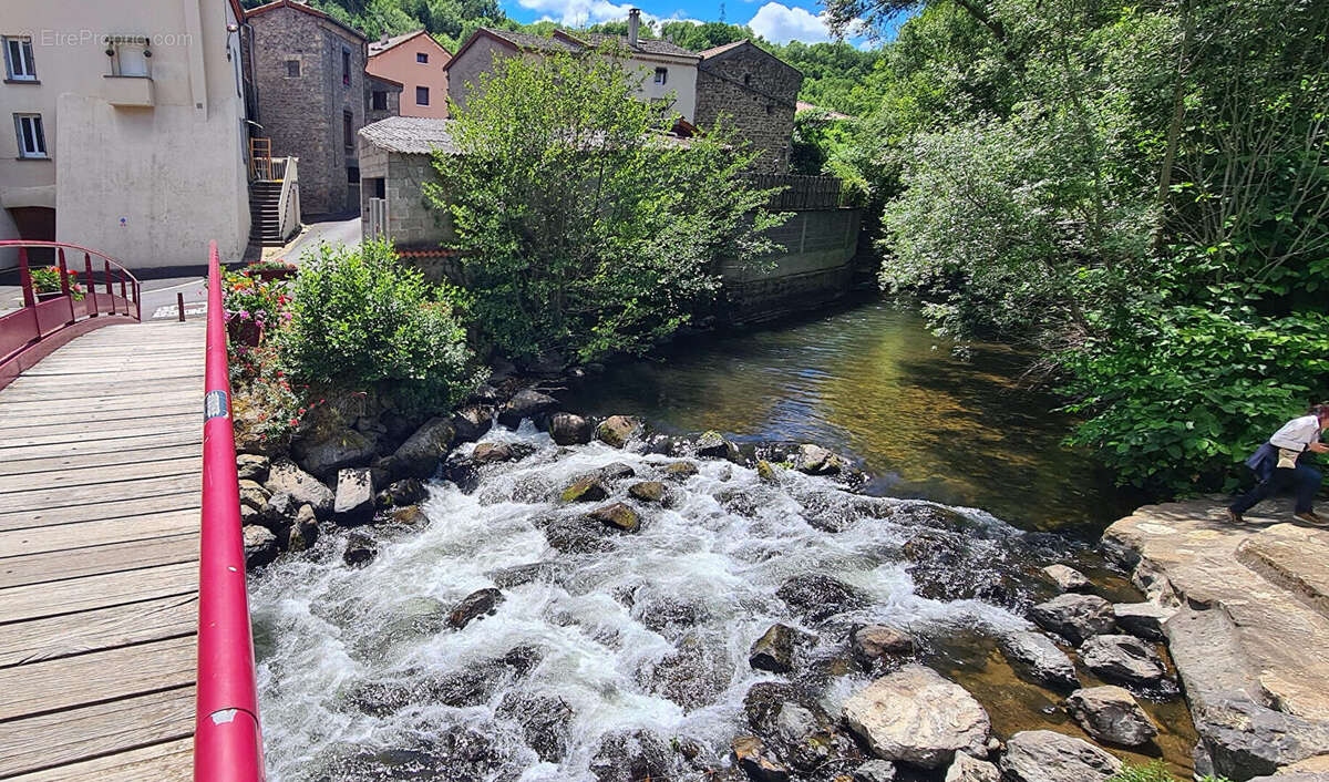 Appartement à SAINT-FLORET