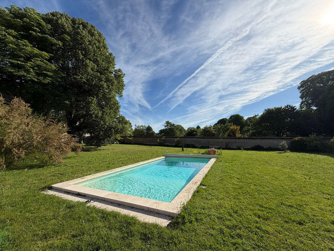 Maison 200 m² à Issoudun  - photo 8