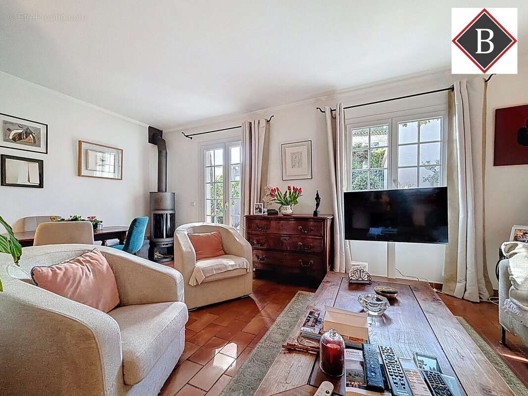Maison à MOUGINS