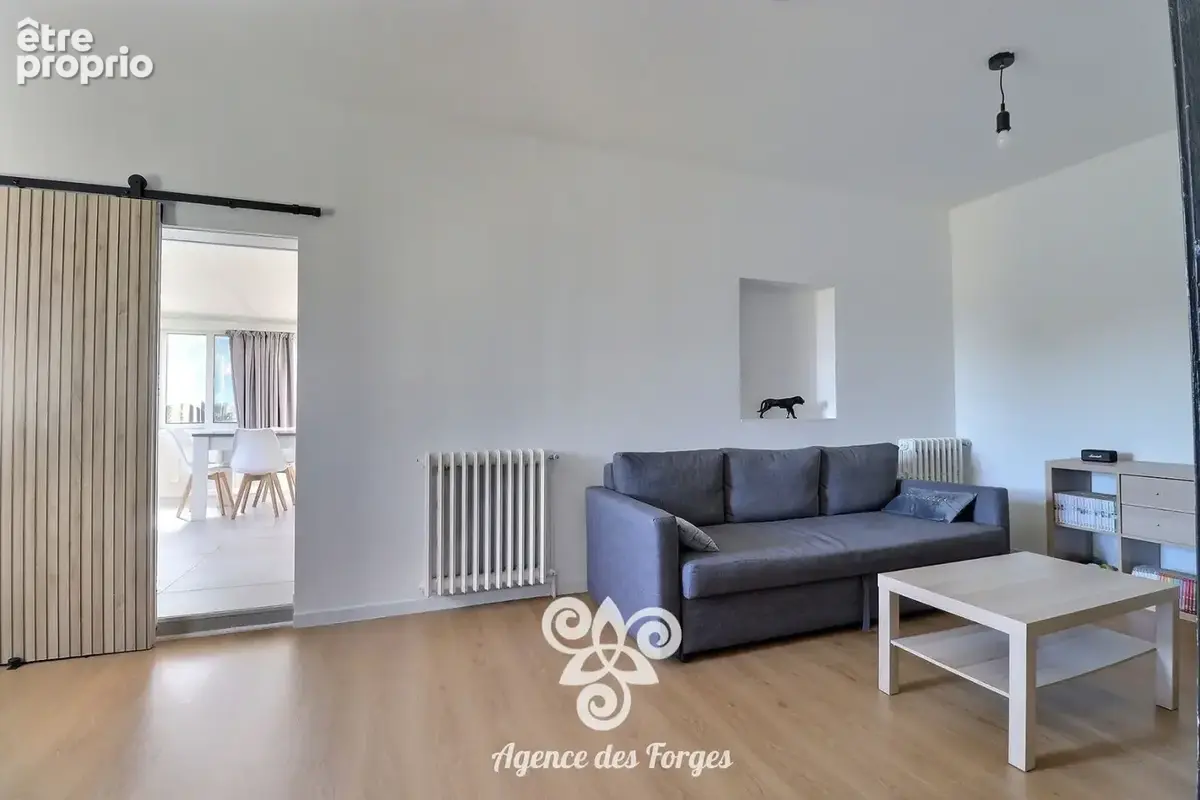 Maison de bourg, possibilité deux chambres, dépendances, grande terrasse - photo 6