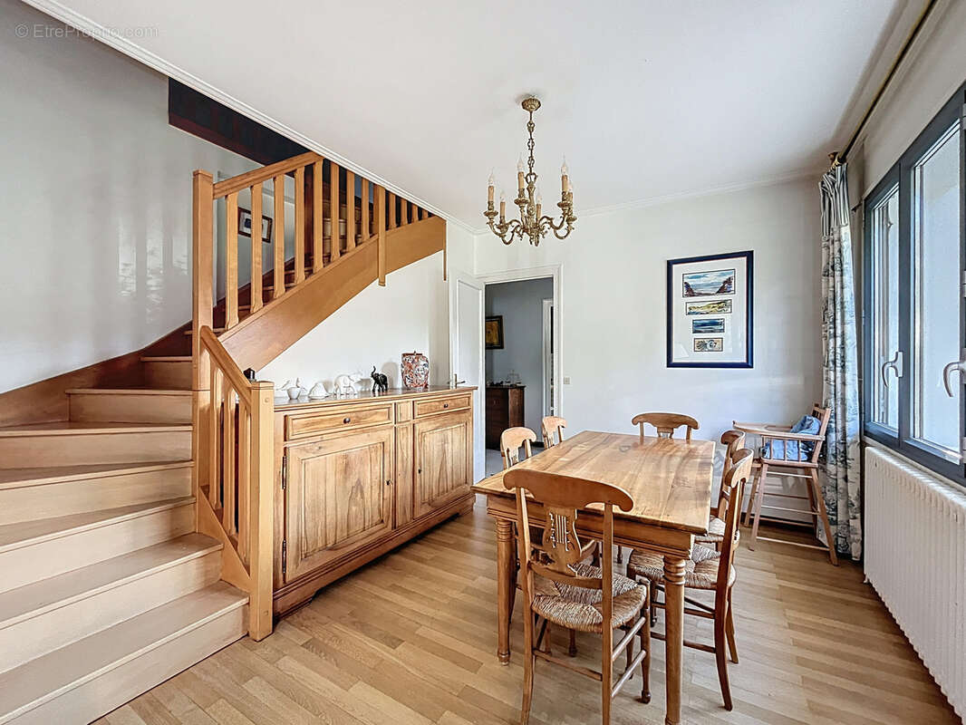 Maison à FRANCHEVILLE