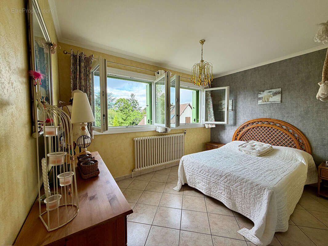 Maison à LES BREVIAIRES