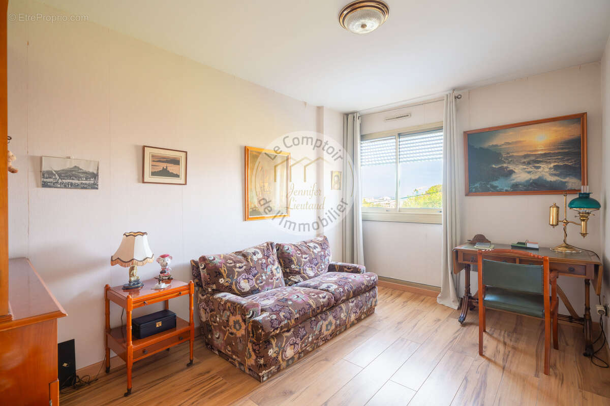 Appartement à MARSEILLE-9E