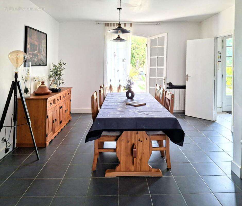 Maison périgourdine de 170 m² - terrain de 1,5 H avec piscine et accès direct à la Dordogne à Eynesse (33220 - photo 8