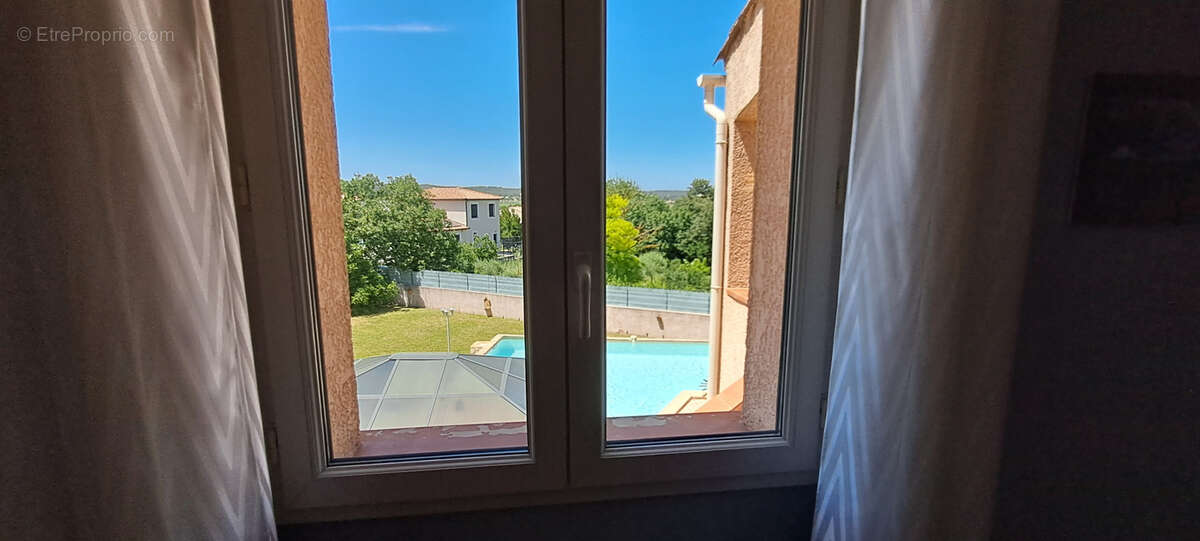 Maison traditionnelle de 184 m2 utiles (90 m2 hab.)   Piscine, grand garage et vue Cévennes   Gajan (30730) - photo 17