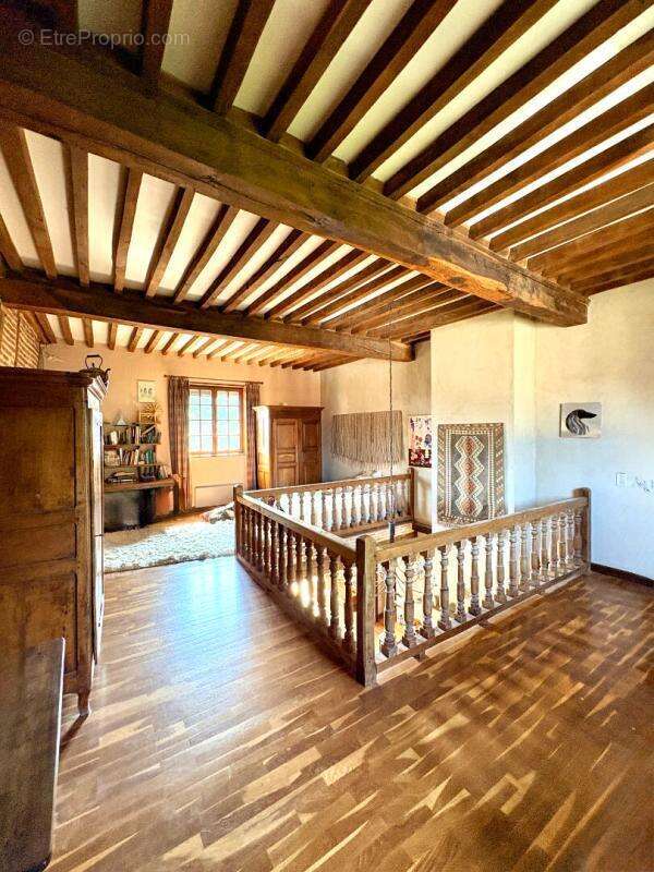 EXCLUSIVITE : Très belle ferme rénovée à Saint Rémy (01) - photo 9