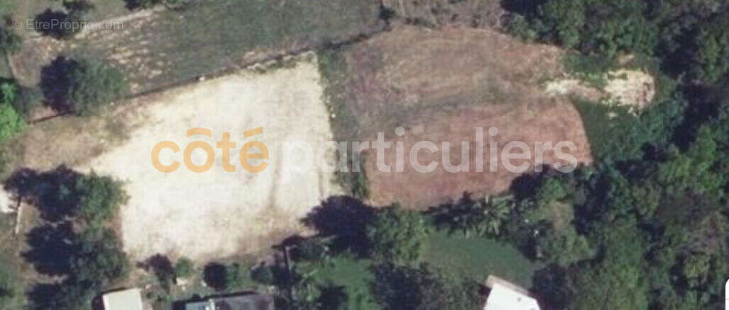 Terrain à SAINTE-ANNE