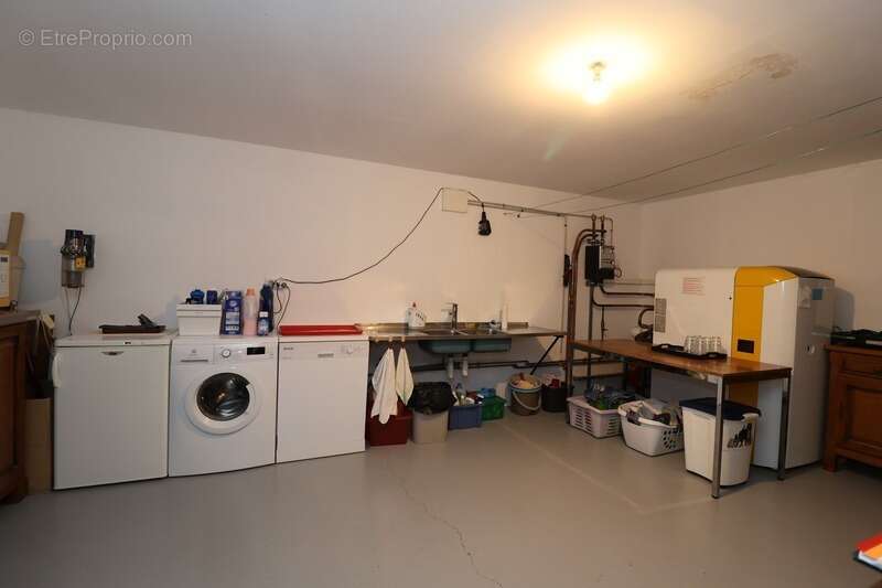 Maison à SAINT-HYMETIERE