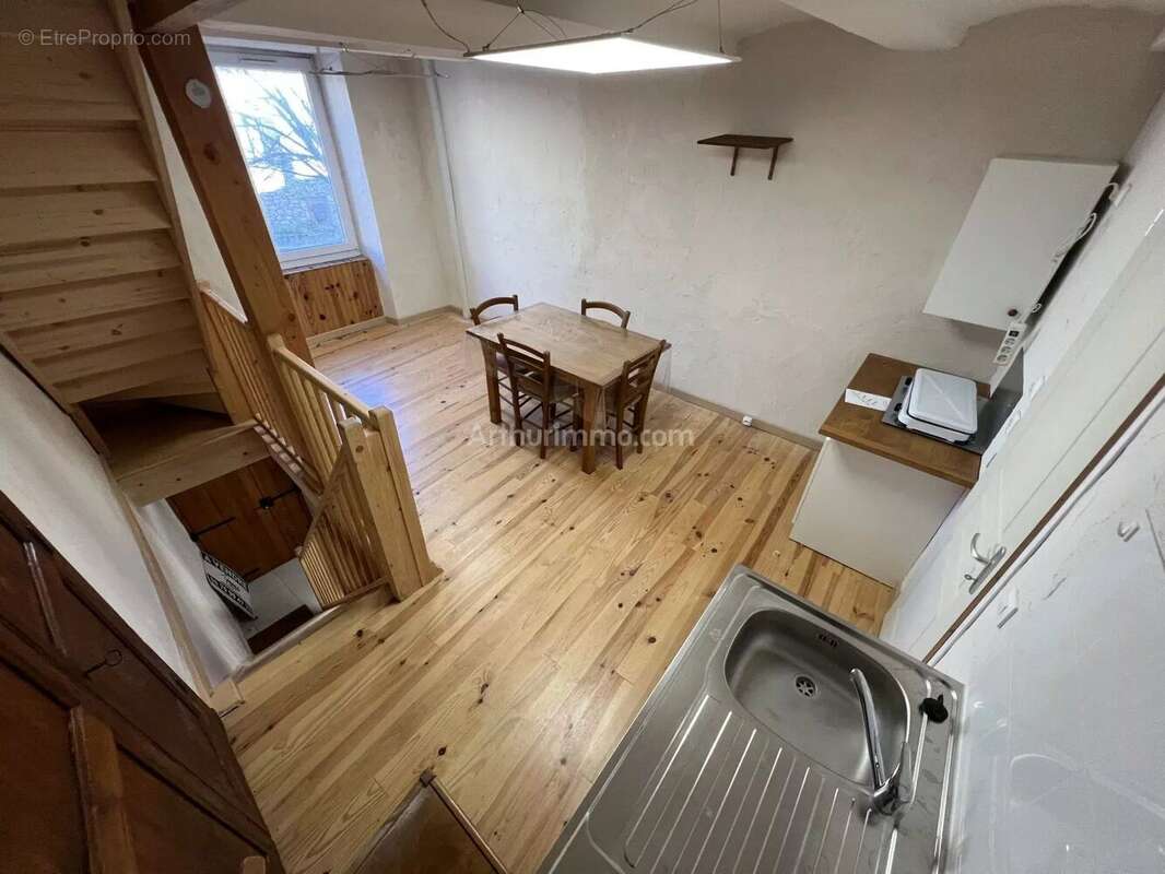 Maison à LA VACQUERIE-ET-SAINT-MARTIN-DE-CASTRIES