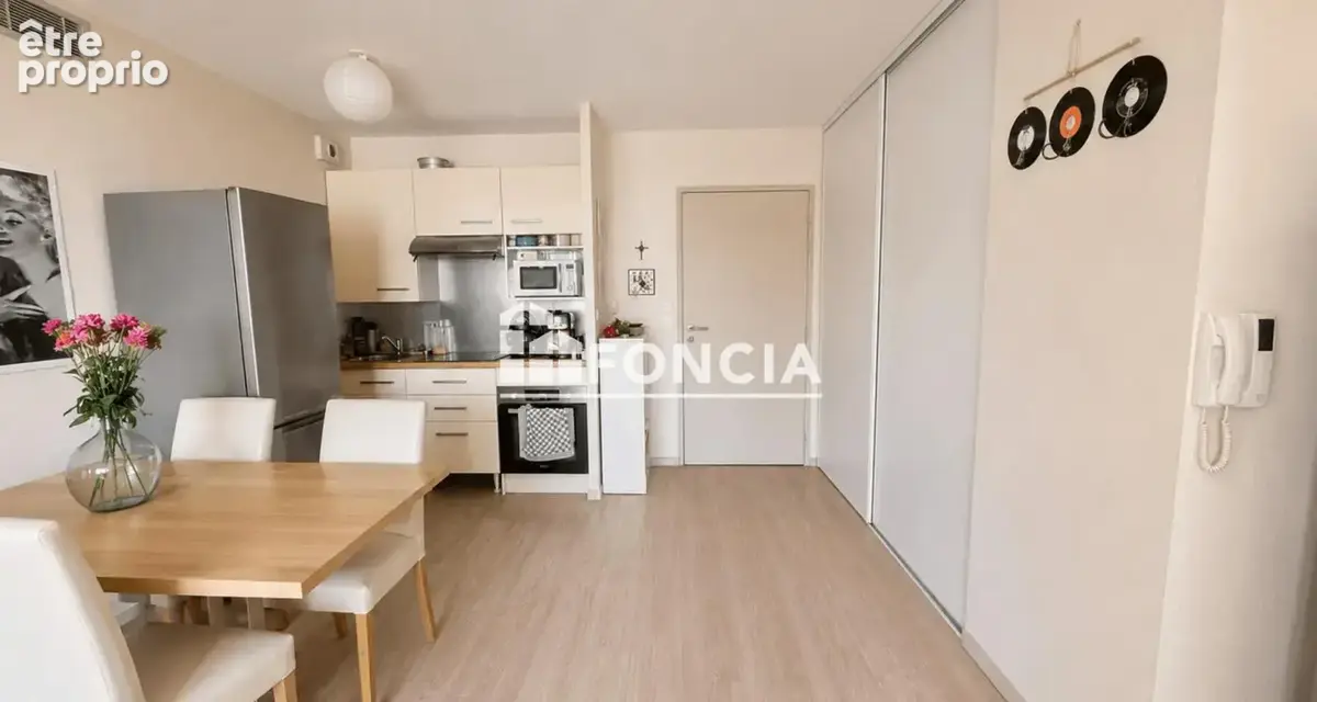 Spacieux t2 climatisé avec terrasse et parking - photo 2