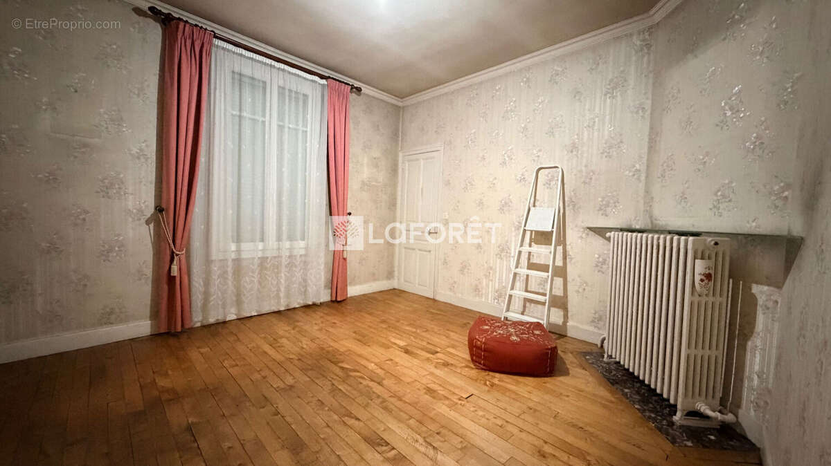 Maison à SAINTE-MENEHOULD