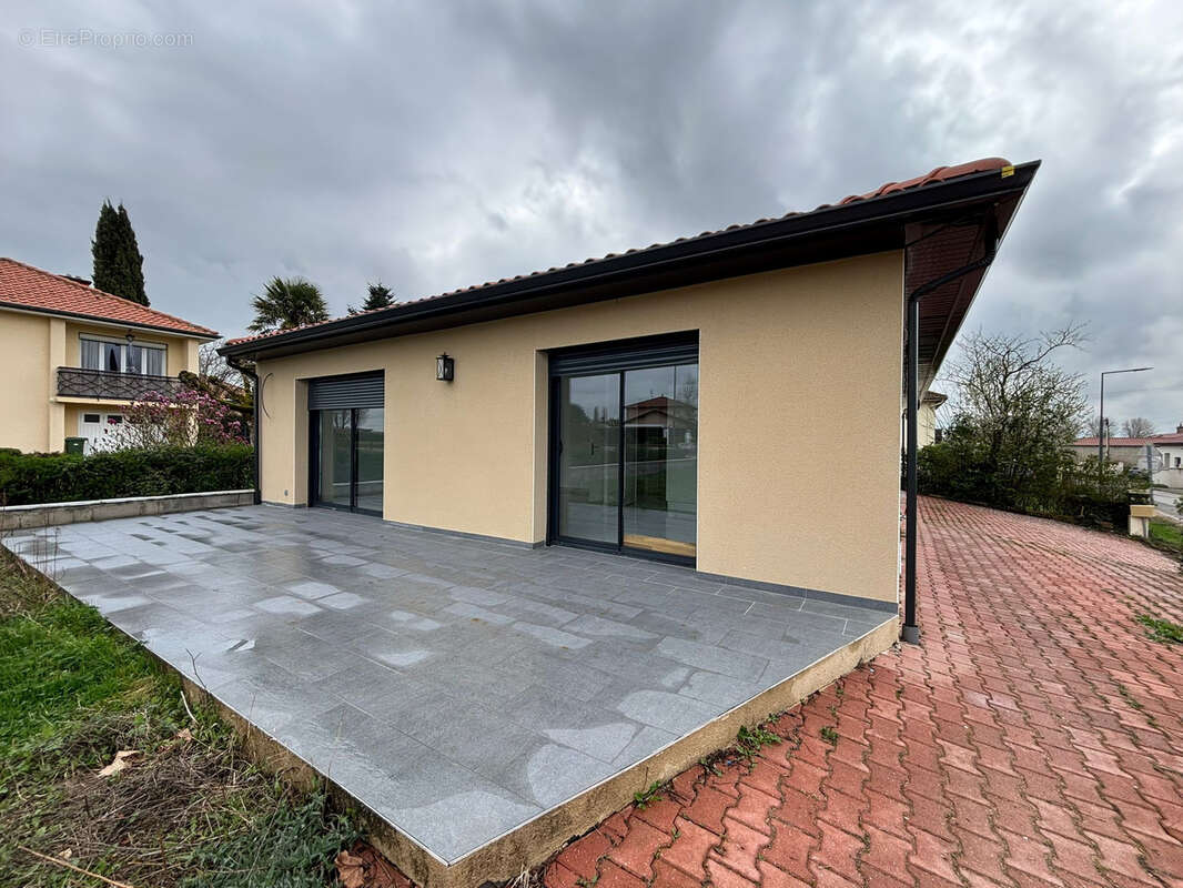 Maison à REPLONGES