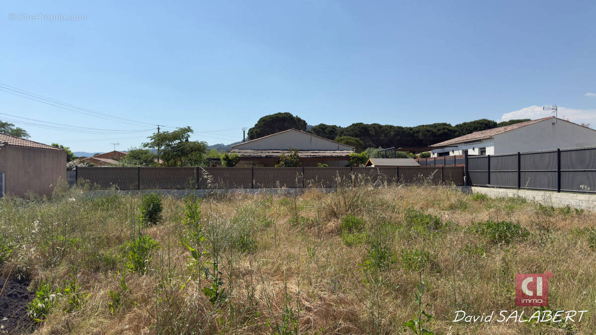 Terrain à VIDAUBAN
