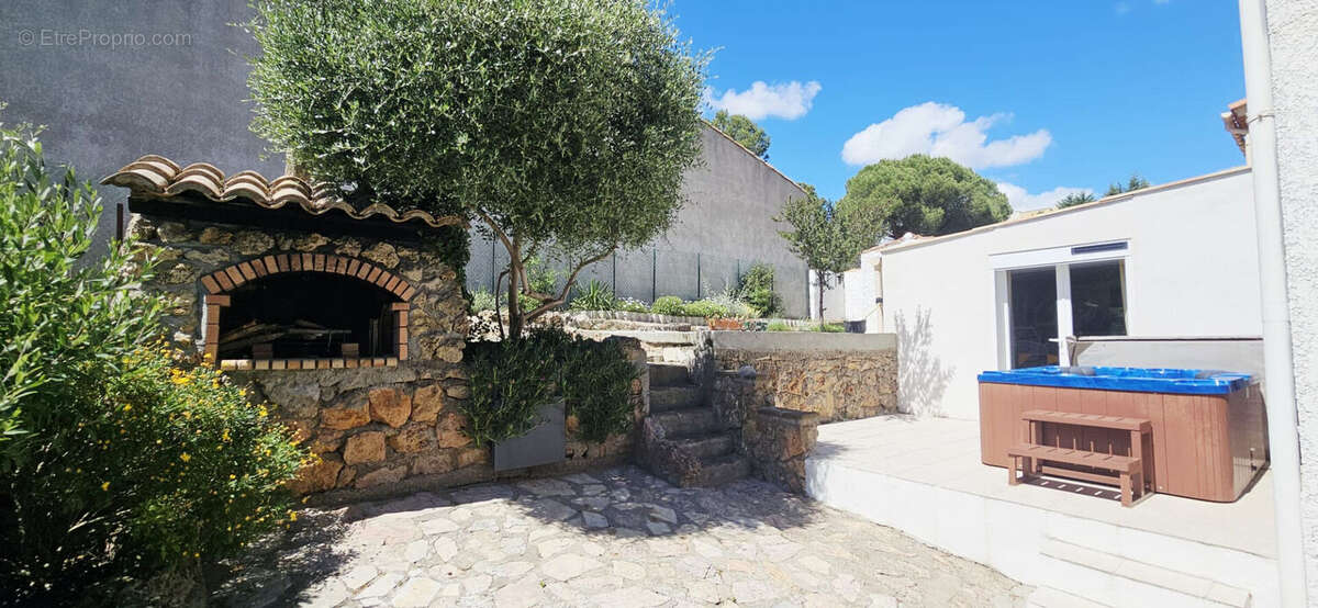 Maison à MONTREDON-DES-CORBIERES