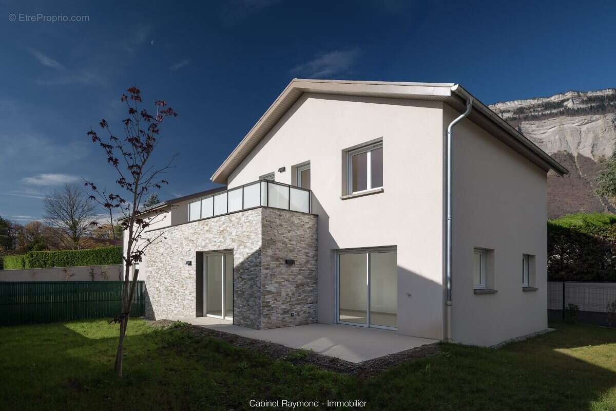 Maison à SAINT-ISMIER