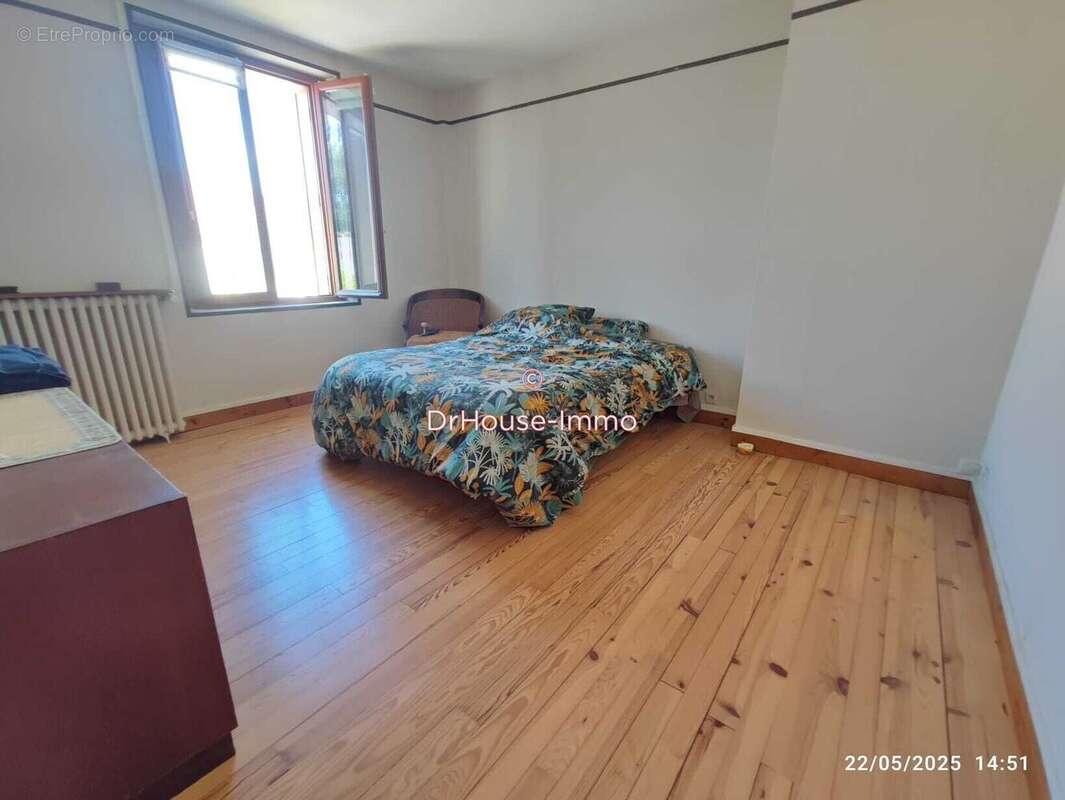 Maison à CRECY-LA-CHAPELLE