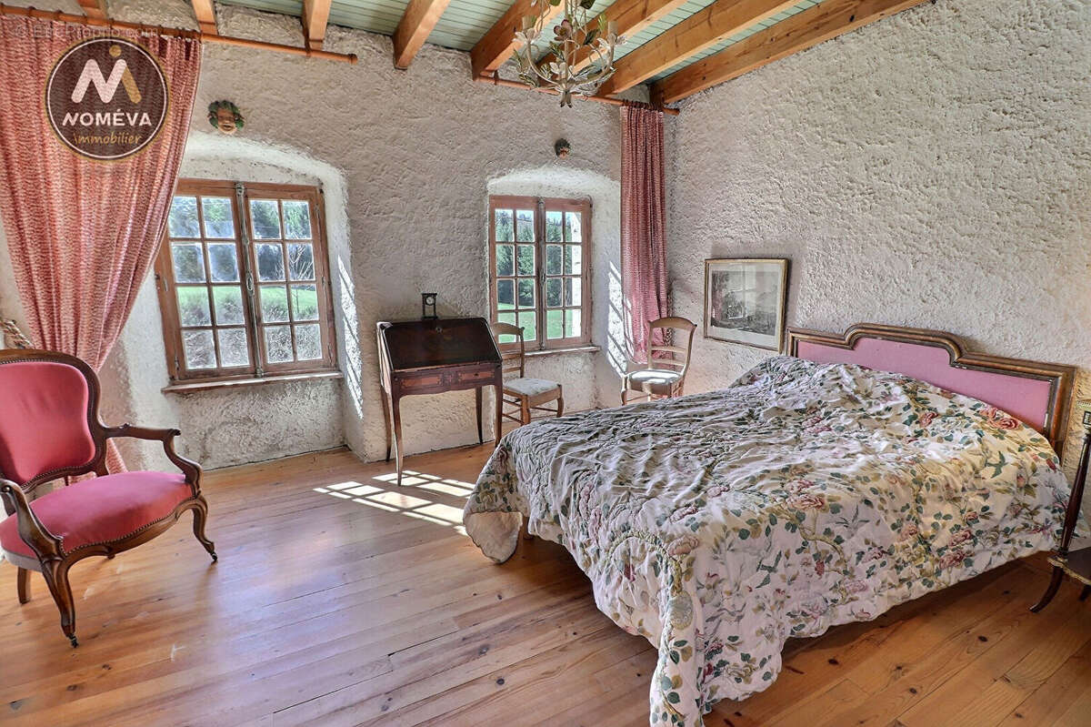 Maison à CHENEREILLES