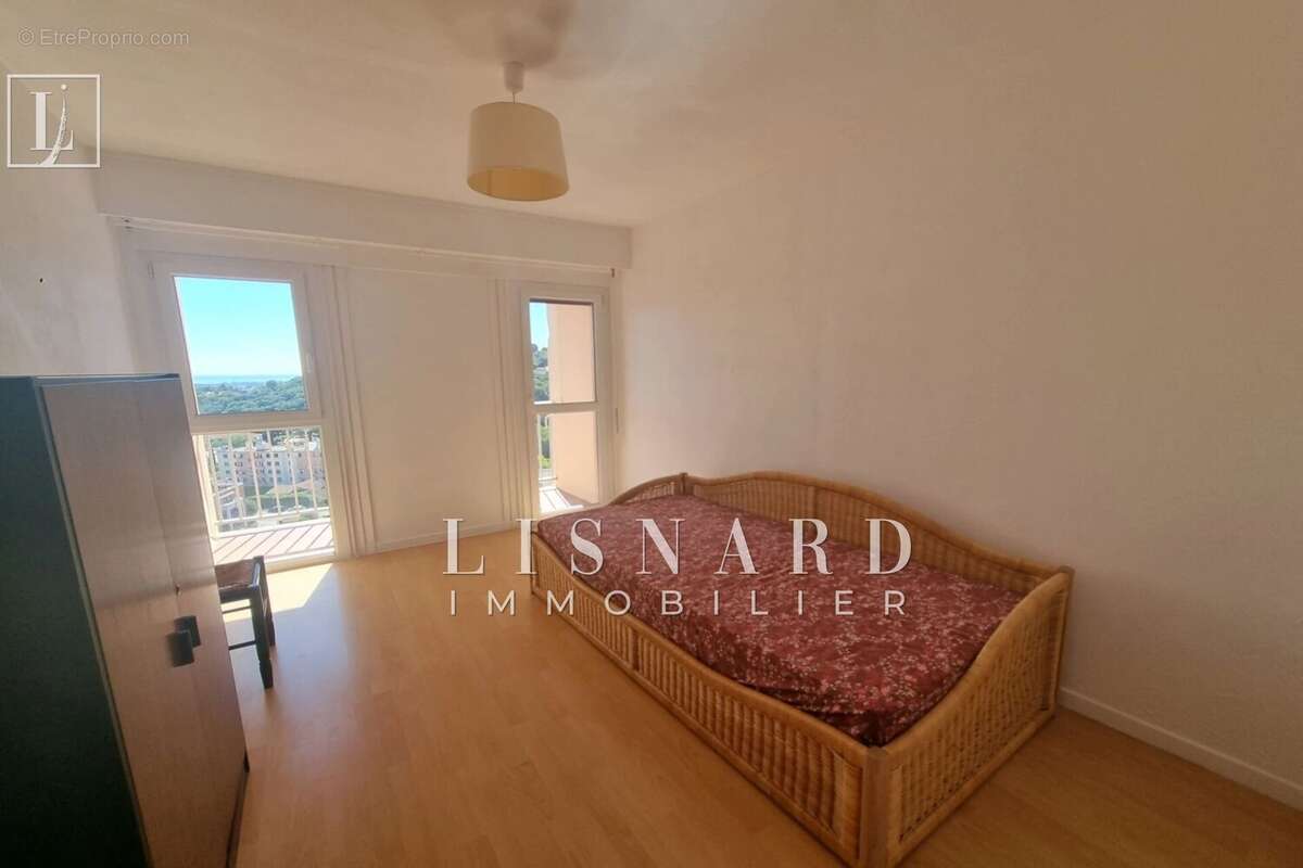 Appartement à VALLAURIS
