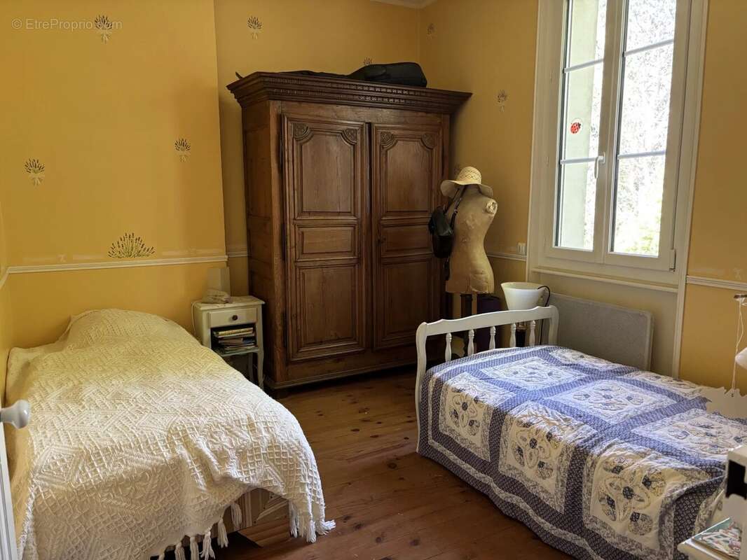 Belle demeure sur 2 248m² de jardin constructible - photo 7