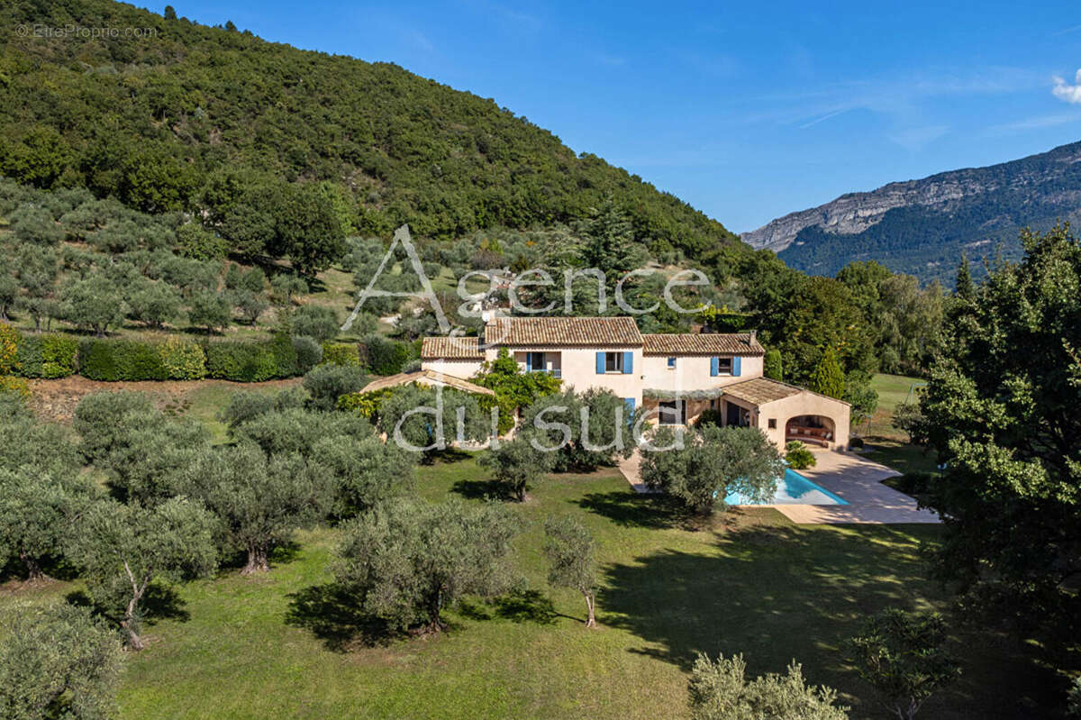 Demeure de prestige Sisteron 12 pièce(s) 311 m2 - photo 4