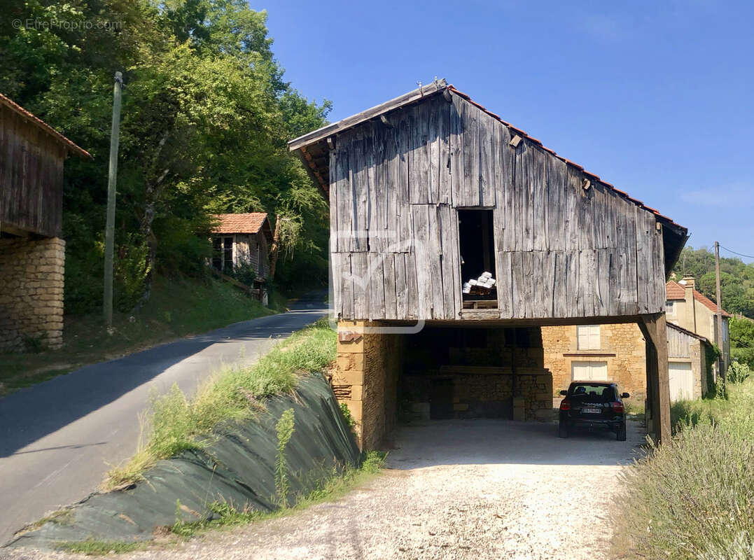 Maison à CARSAC-AILLAC