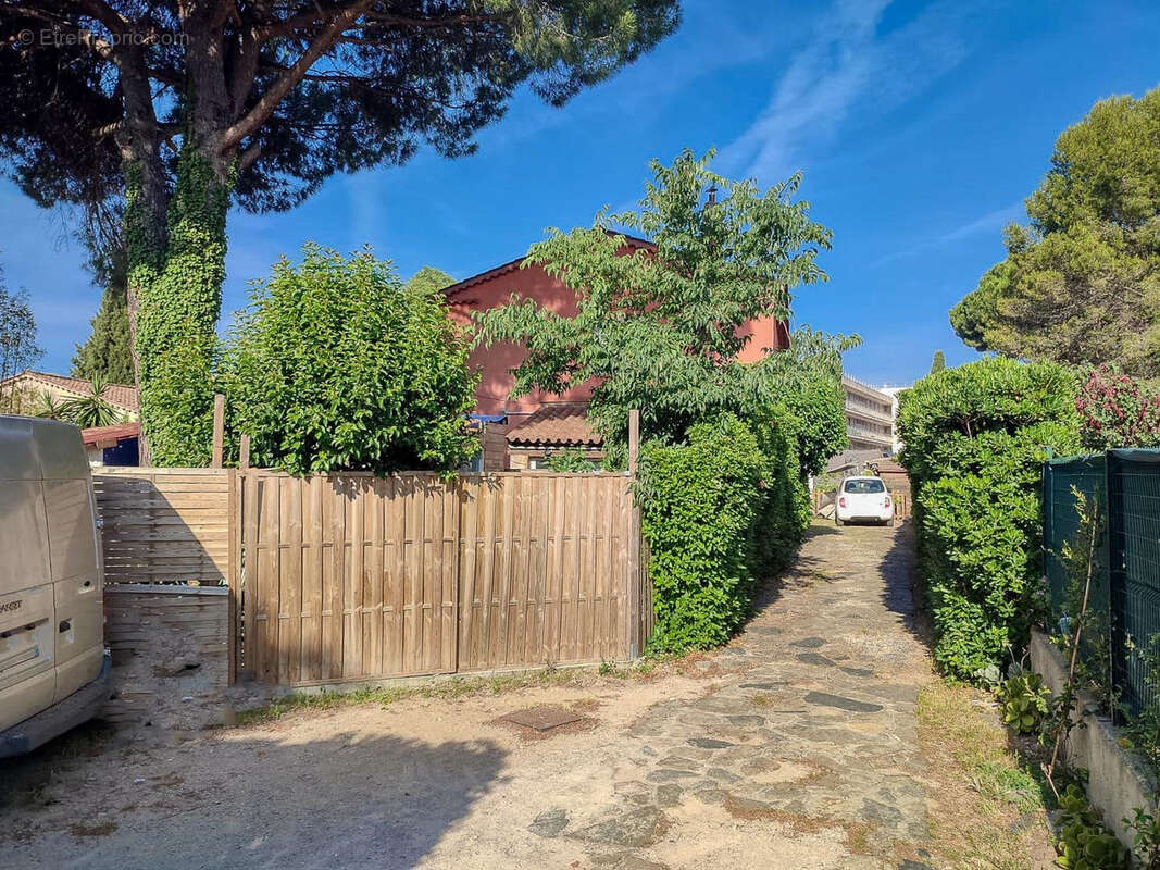 Appartement à COGOLIN