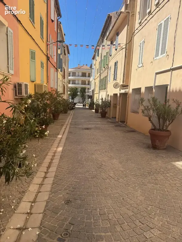 Bandol centre   T1 bis 34 m2 climatisé, esprit suite d’hôtel + grenier - photo 5