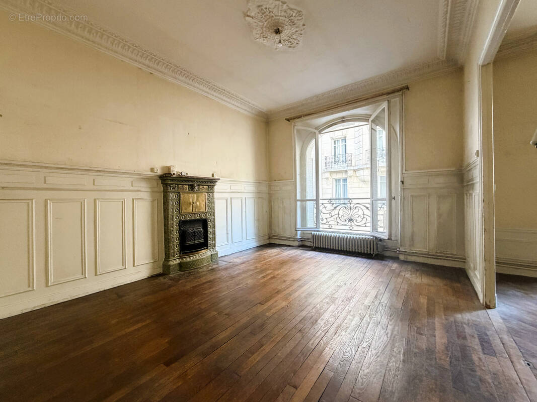 Appartement à PARIS-12E