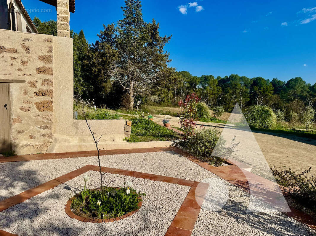 Maison à VILLECROZE