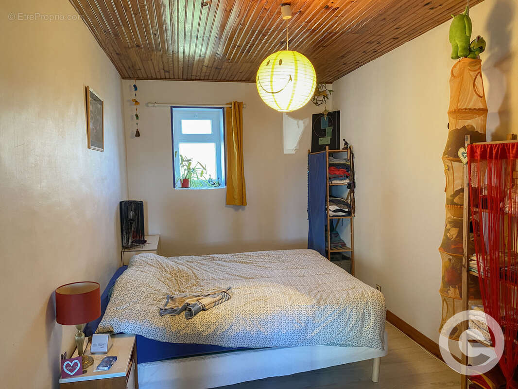 Maison à LA ROCHE-EN-BRENIL