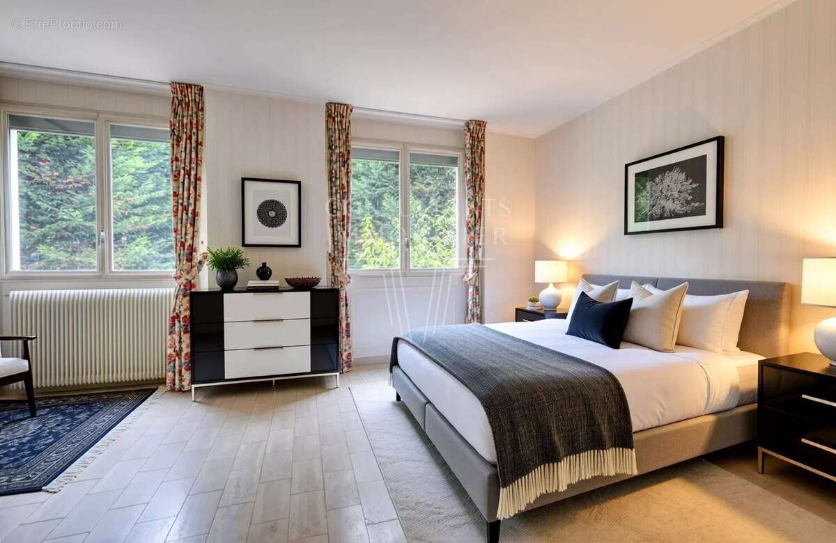 Appartement à NEUILLY-SUR-SEINE