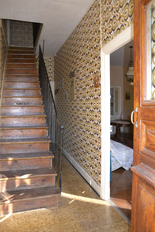 Belle maison de ville de 160 m2 bien située à fort potentiel - photo 12