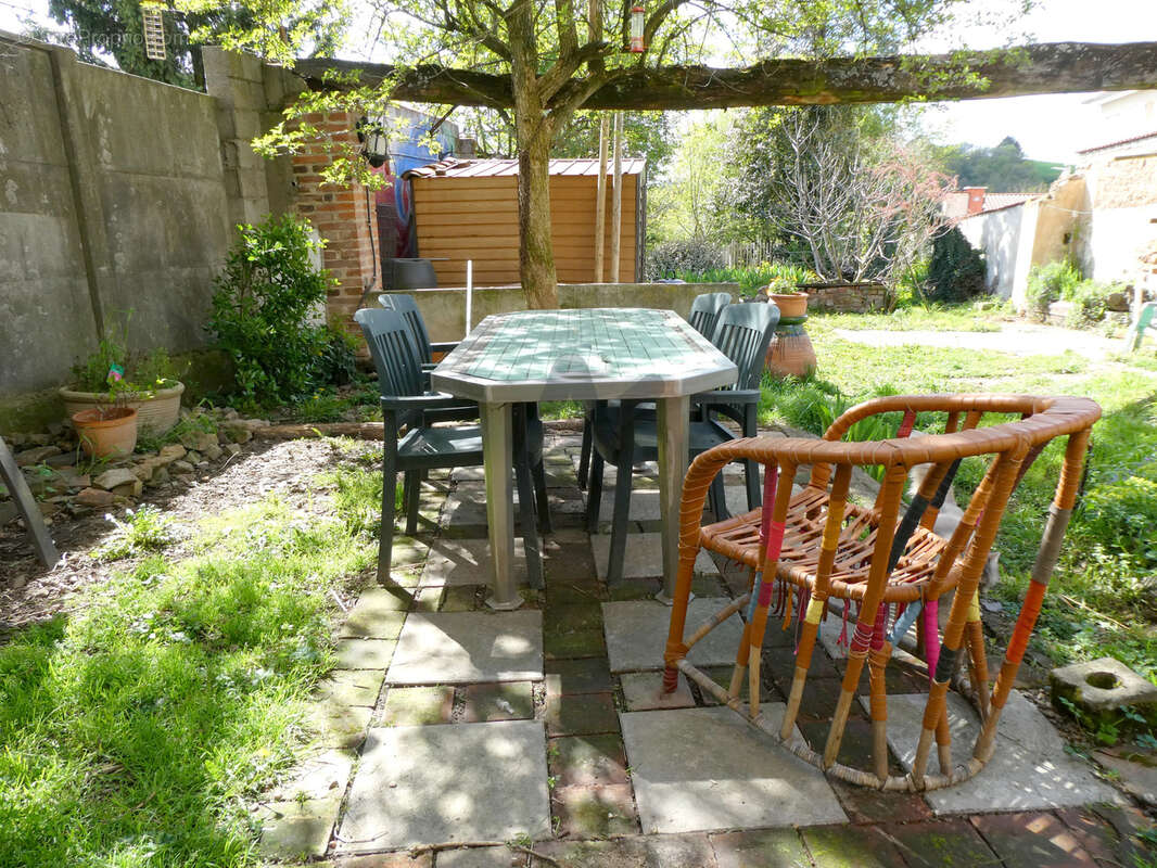 Grande maison de village avec grand jardin clos. - photo 16