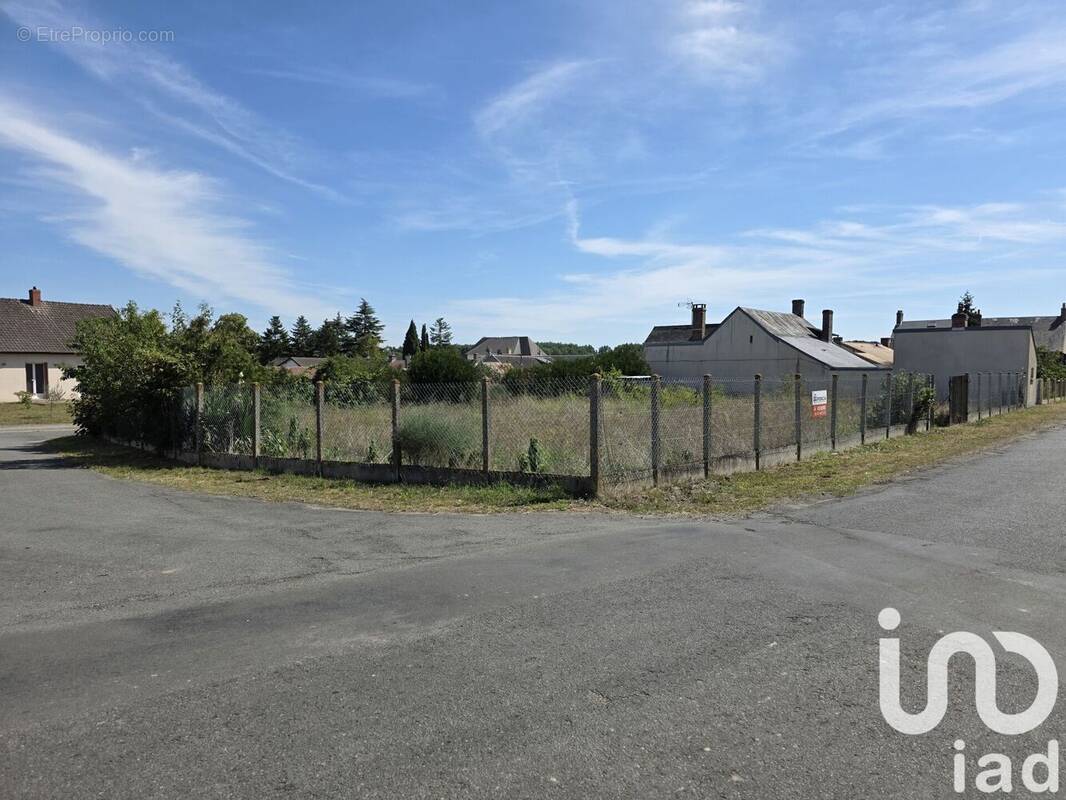 Photo 1 - Terrain à PONTVALLAIN