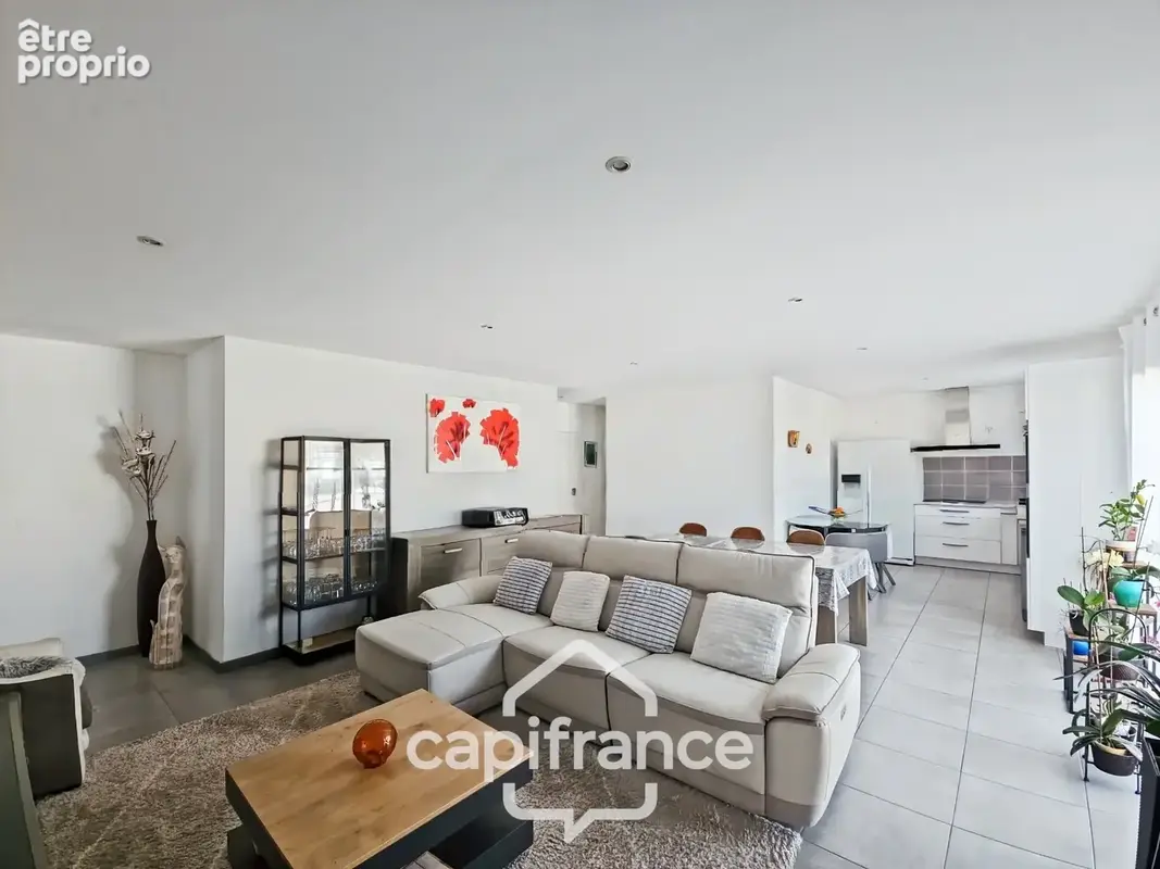 Maison de plain pied construite 2019, 3 chambres, jardin, garage, lumineuse, secteur calme, accès du jardin à la voie verte - photo 2