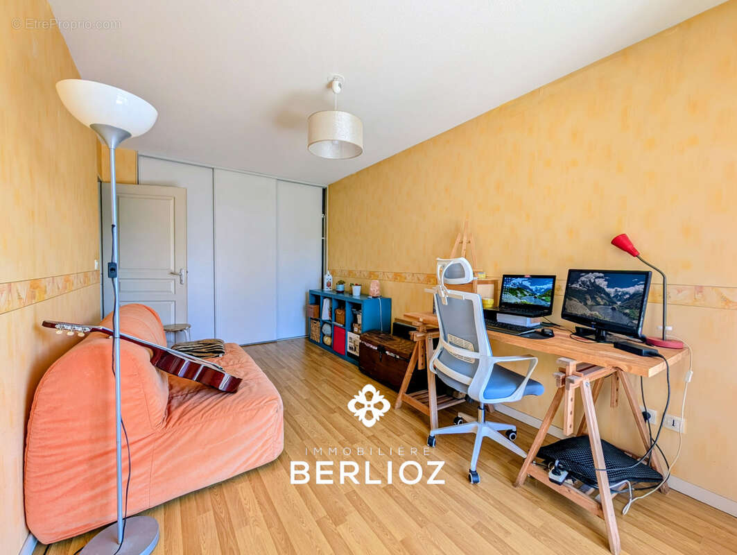 Appartement à SAINT-MARTIN-D'HERES