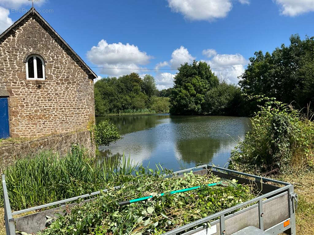 Maison à LASSAY-LES-CHATEAUX