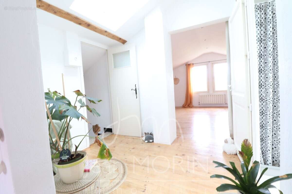 Maison à ETOILE-SUR-RHONE