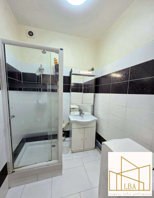 Appartement à MARSEILLE-1E