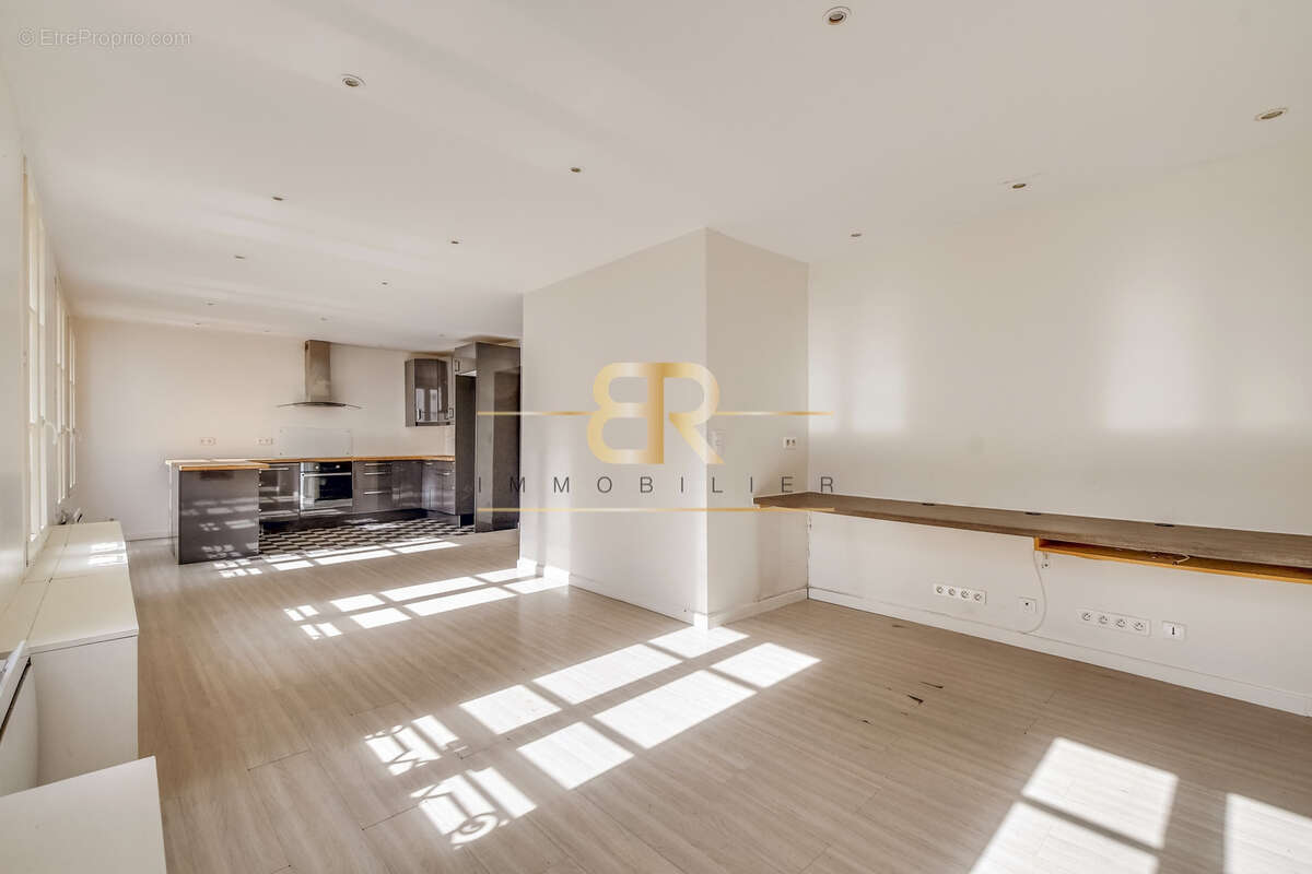 Appartement à PARIS-18E