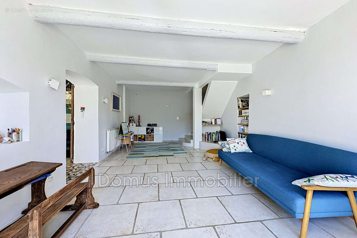 Maison à CHATEAUNEUF-DE-GADAGNE