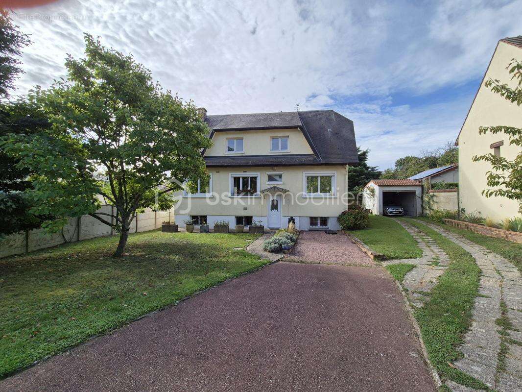 Maison à COURCOURONNES