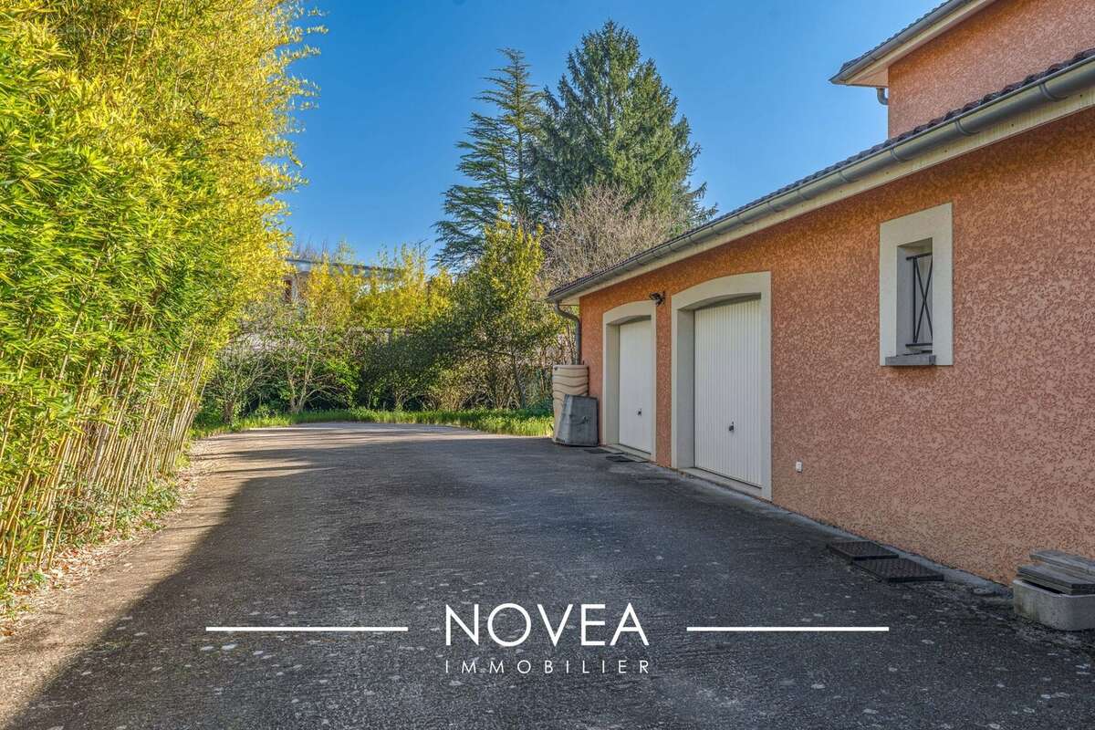 Maison à COLLONGES-AU-MONT-D'OR