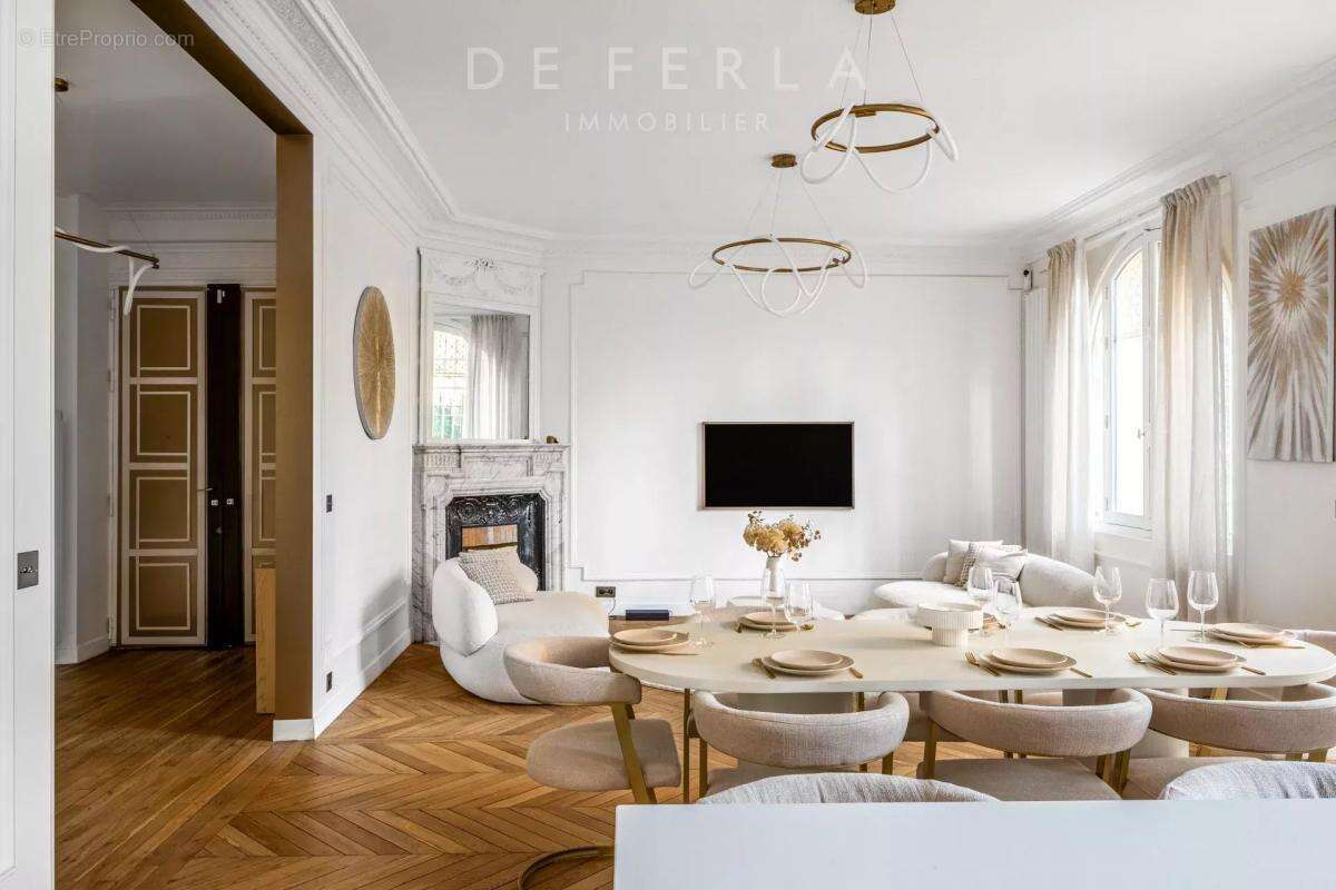 Appartement à PARIS-7E