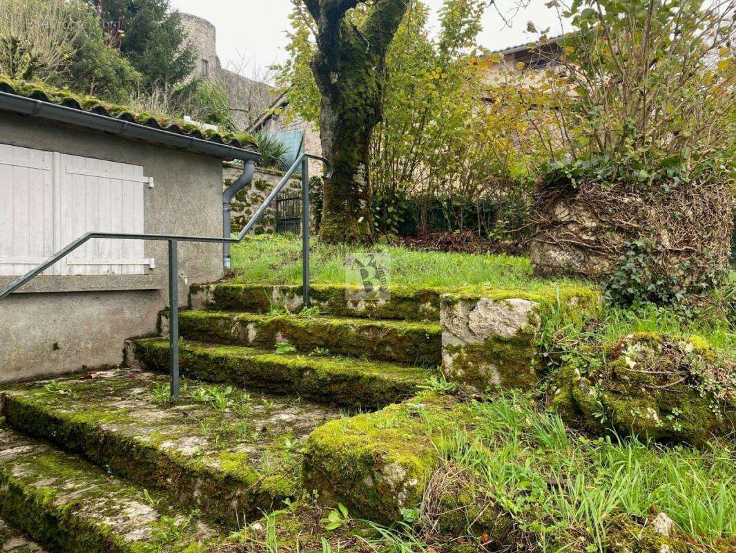 Maison à VILLEBOIS-LAVALETTE