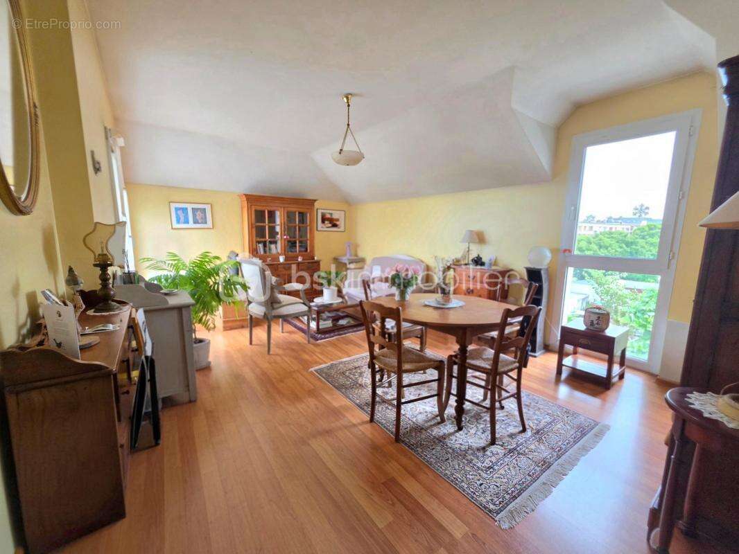 Appartement à LIVRY-GARGAN