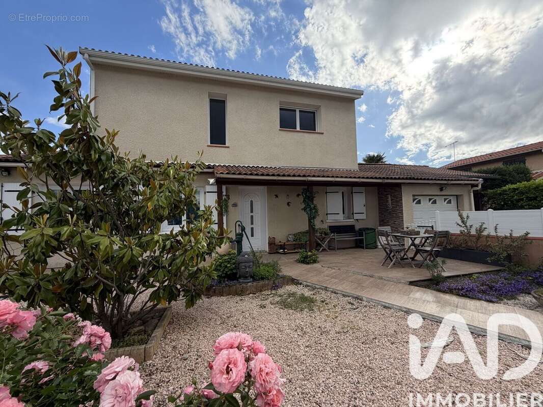 Photo 2 - Maison à LA SALVETAT-SAINT-GILLES