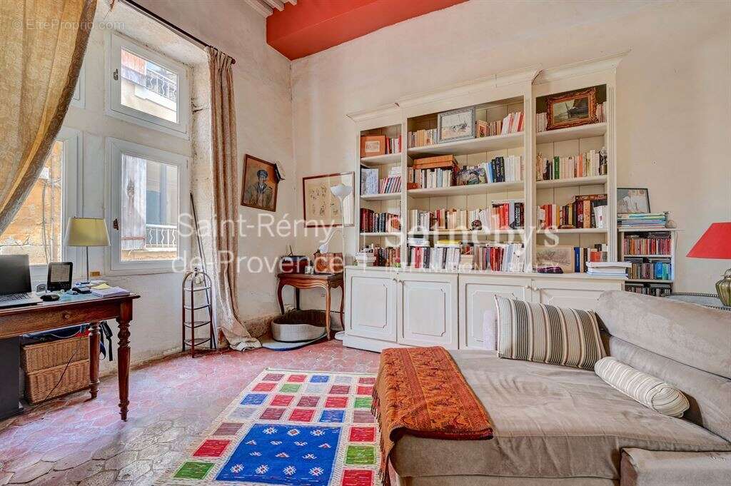 Situé proche d'Avignon, Arles et Saint Rémy de Provence, superbe Hotel particulier du XVème siècle - photo 11